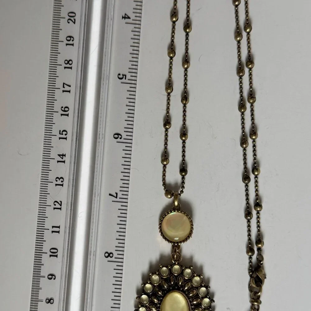 Vintage Lucky Gold Tone Moonglow Pendant Necklace with Matching Dangle Earrings - Picture 12 of 16